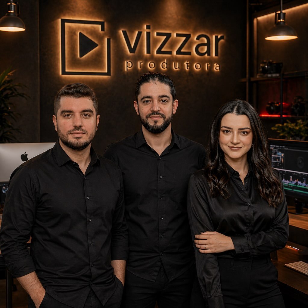 Vizzar Logo
